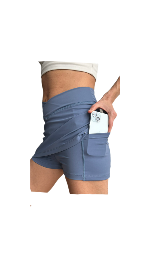 Falda short deportiva azul plateado con bolsillos